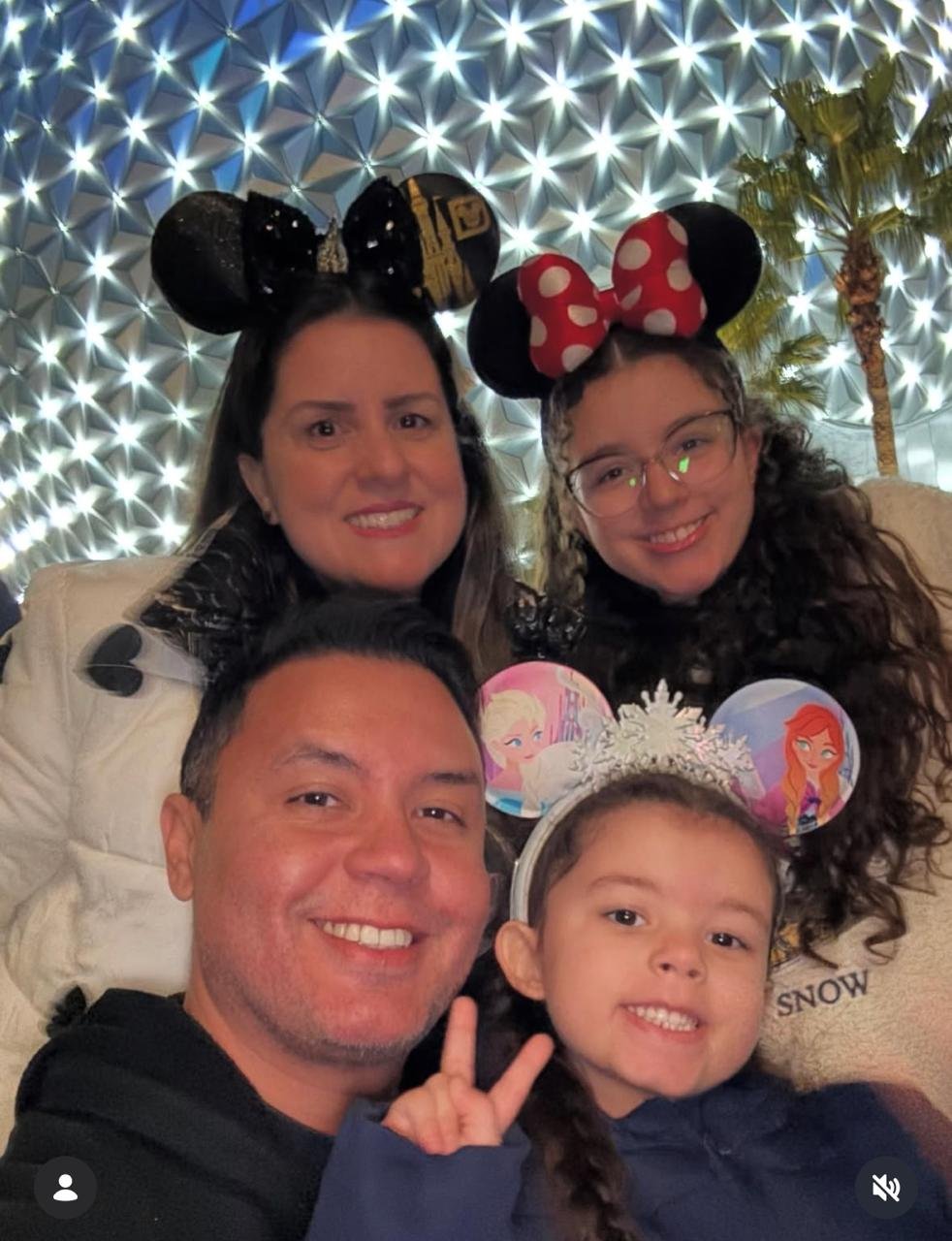 Bruno, Bruna e seus filhos, família responsável pela Vem com a gente para Orlando