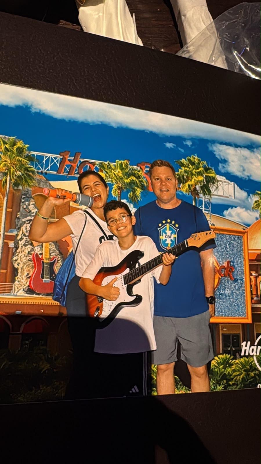 Família se divertindo em uma experiência musical em Orlando